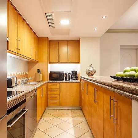 Pine Cliffs Szálloda