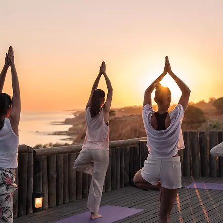 Pine Cliffs فندق 5*