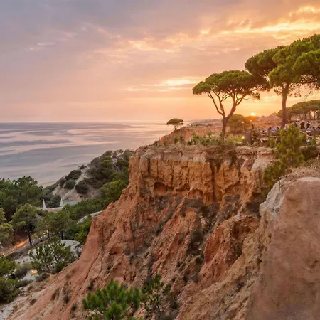 Pine Cliffs 5* Αλμπουφέιρα