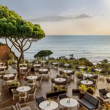 Pine Cliffs 5* Αλμπουφέιρα