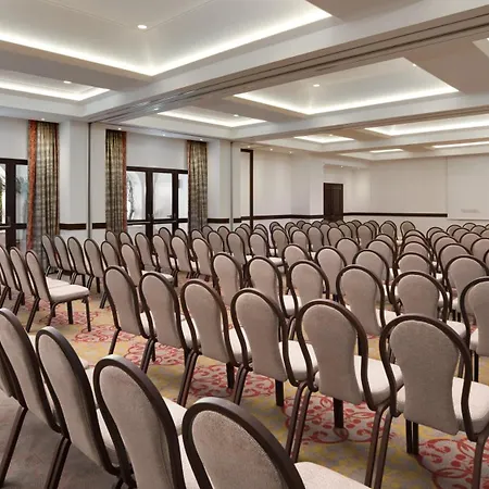 Pine Cliffs 5* Αλμπουφέιρα