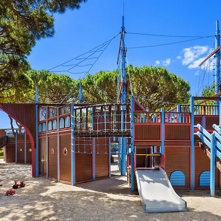 Pine Cliffs 5* Αλμπουφέιρα