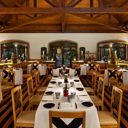 Pine Cliffs Hotel Albufeira